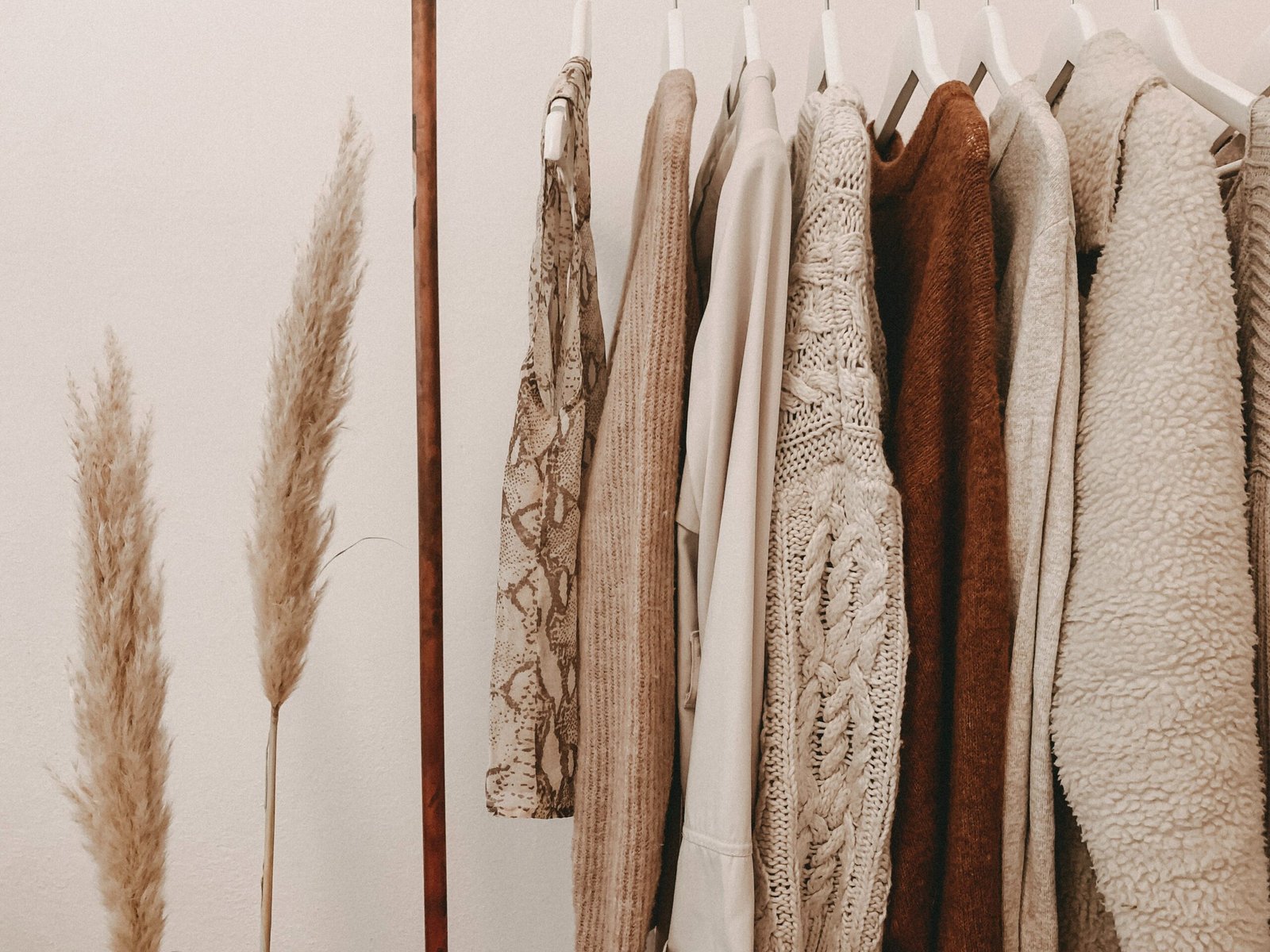 Les basiques mode pour se construire sa garderobe capsule en automne/hiver