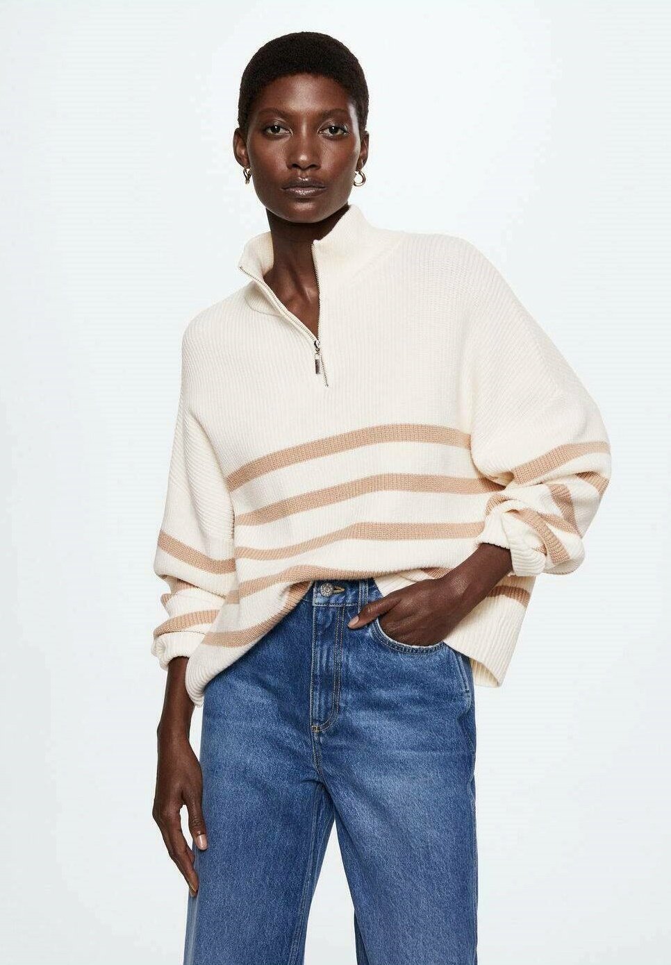 Pull marinière - Les tendances mode à avoir dans votre dressing cet hiver | We Are Stylish