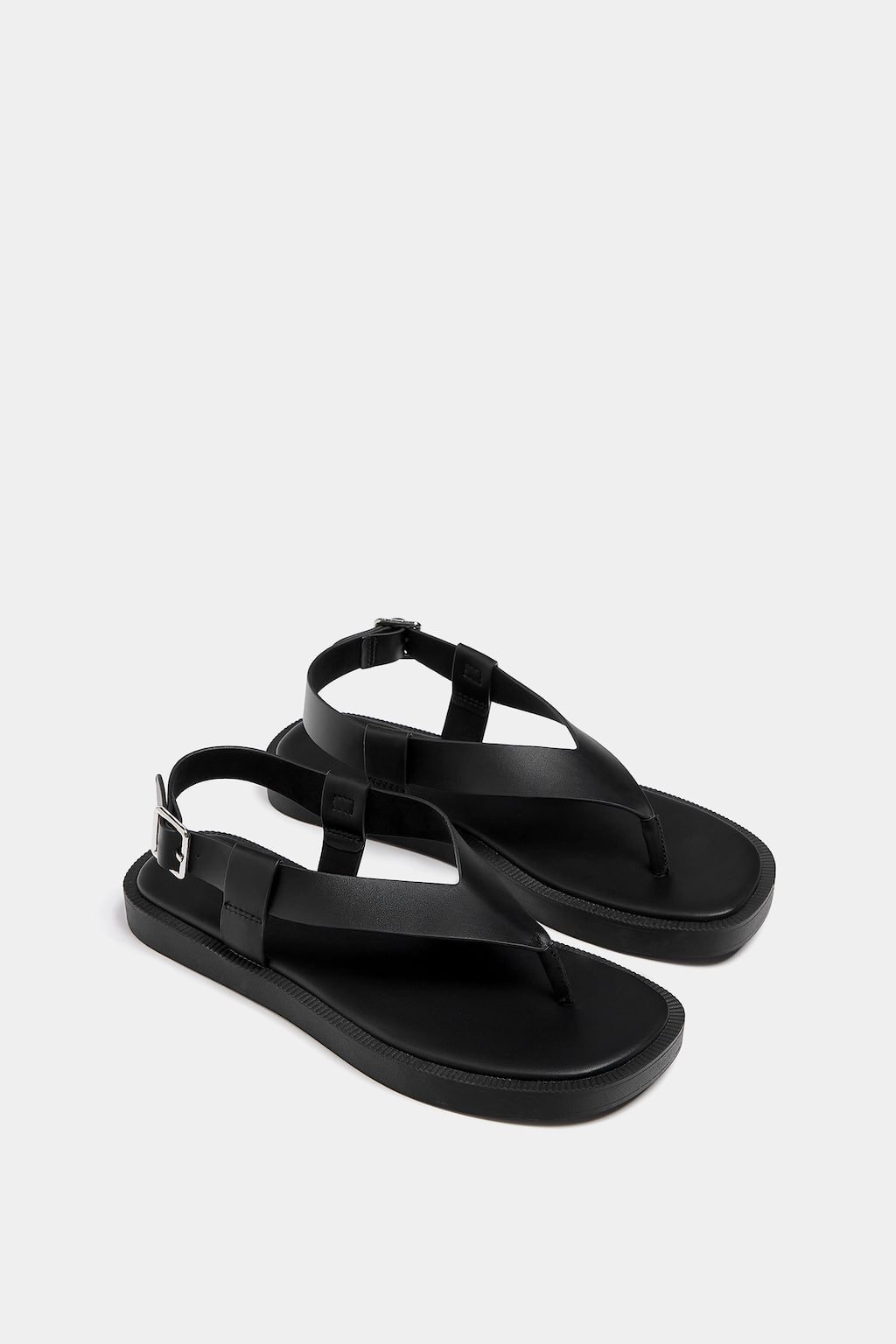 Les chaussures tendances pour la plage cet été - We Are Stylish