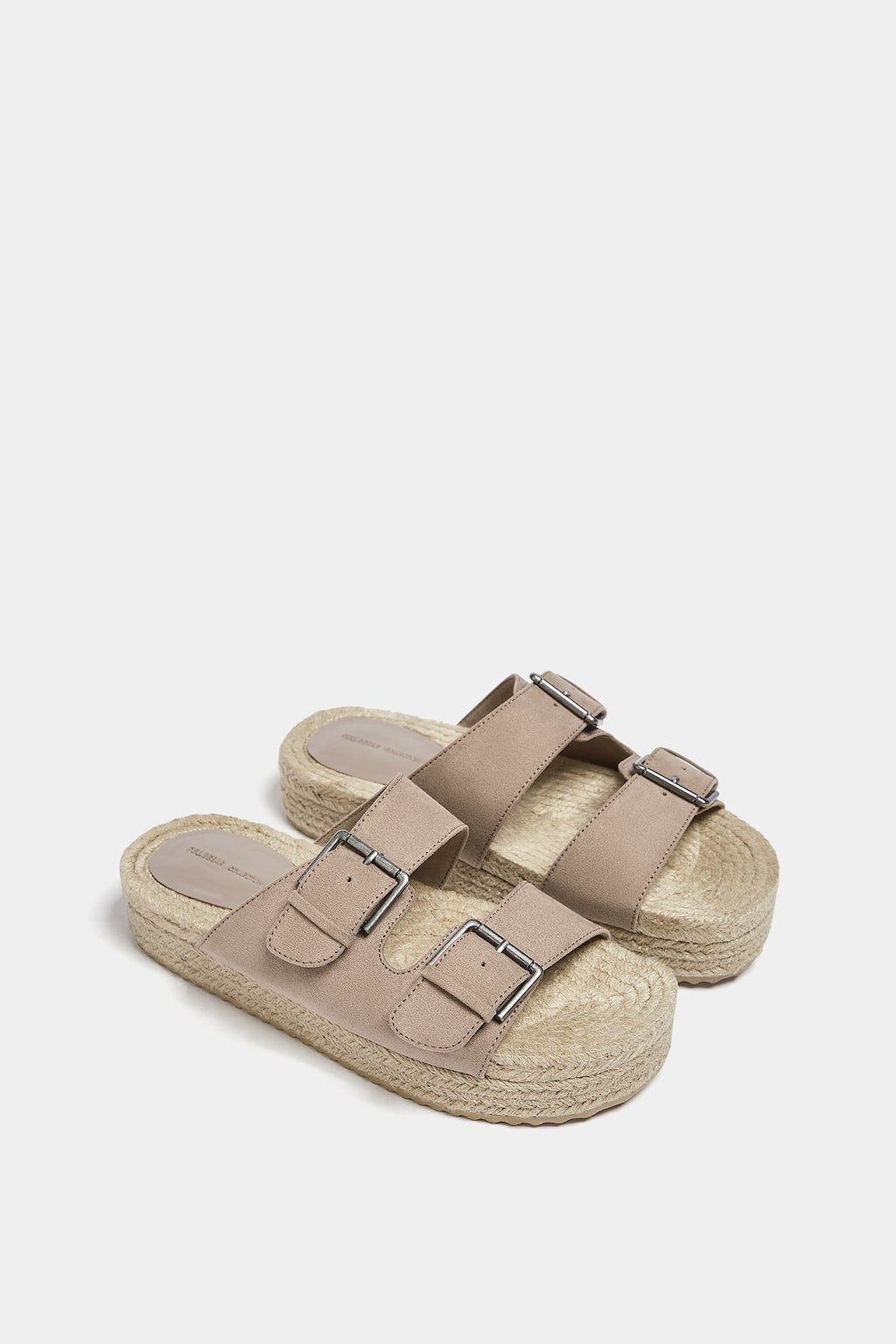 Les chaussures tendances pour la plage cet été - We Are Stylish