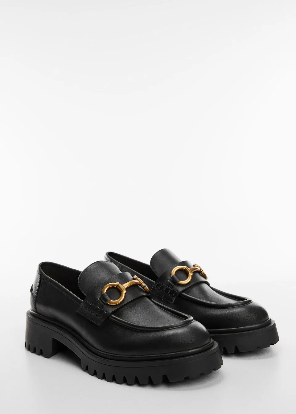 Comment porter les mocassins cet automne 2023 ? - We Are Stylish
