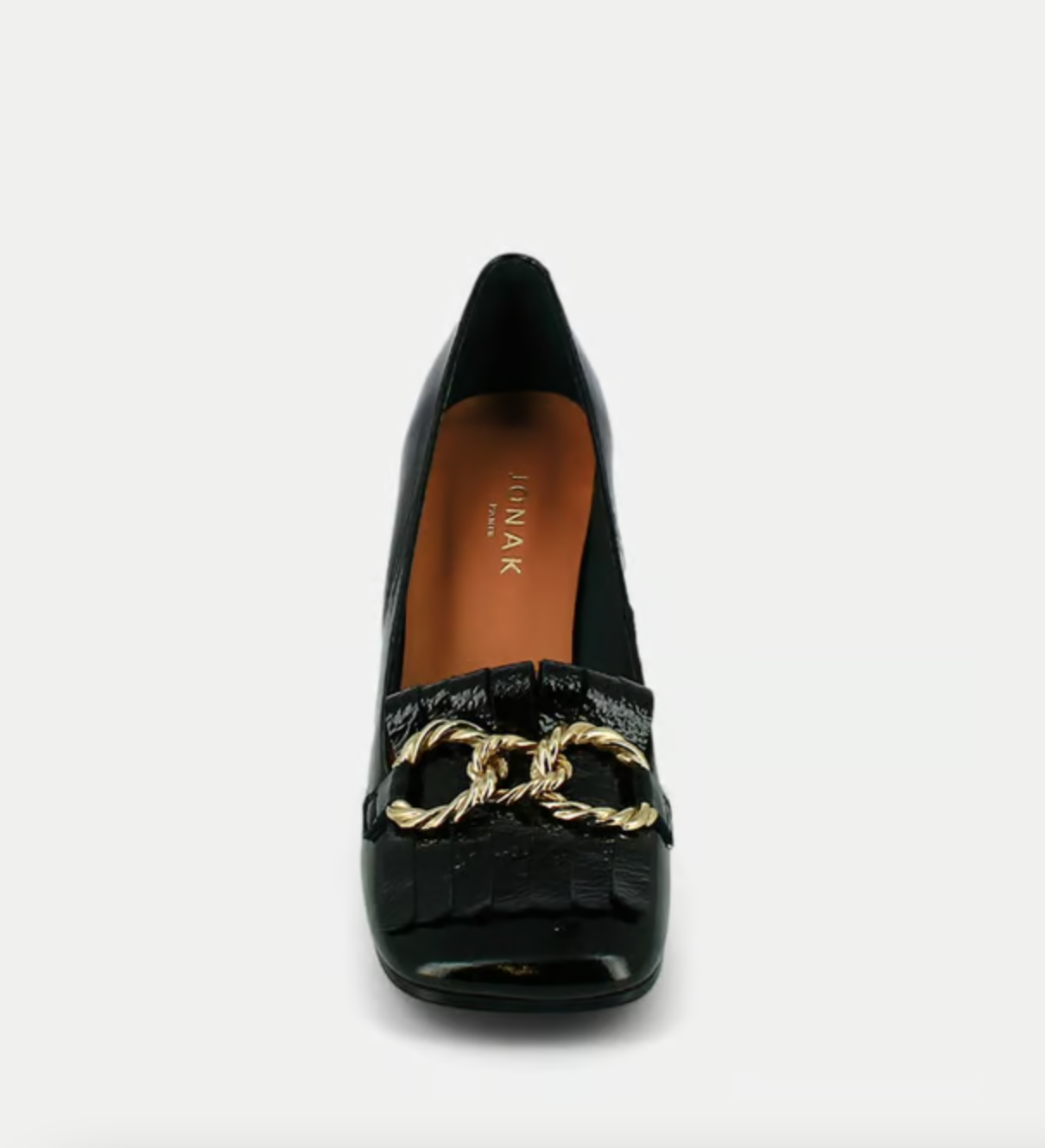 Comment porter des chaussures bouts carrés cet automne-hiver 2023/2024 - We Are Stylish